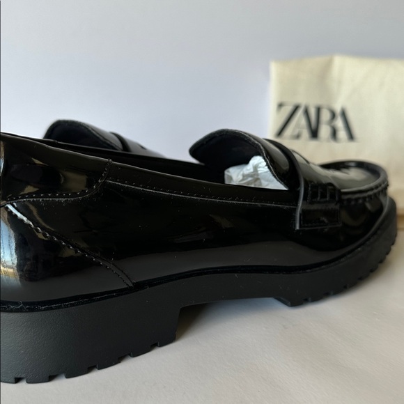 Zara Women’s Glossy Black Slip-On Loafers - Picture 9 of 15